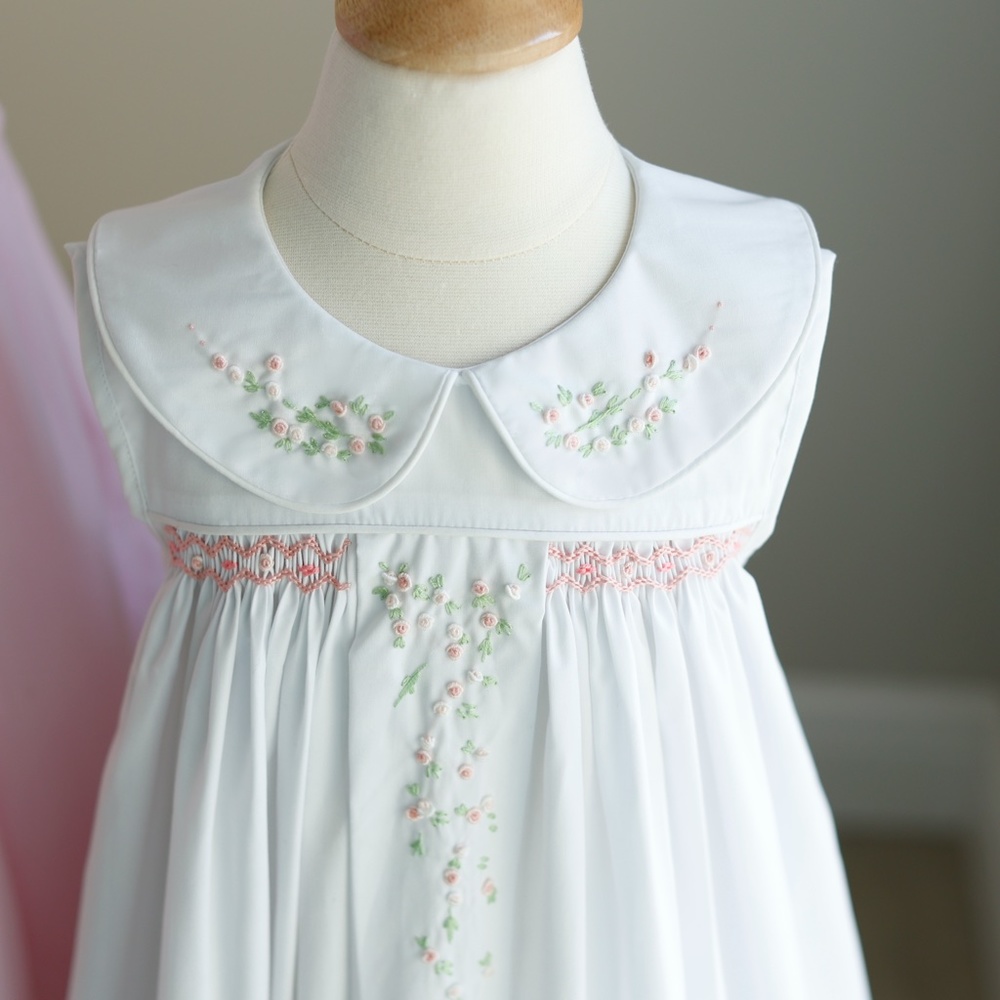 Girl's White Boutique Sundress Size 5/6 Smocking and Floral Embroidery UNIQUE
